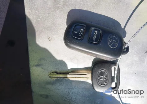 2004 Toyota Corolla Le из США, поврежденный, VIN 2T1BR32E44C235635